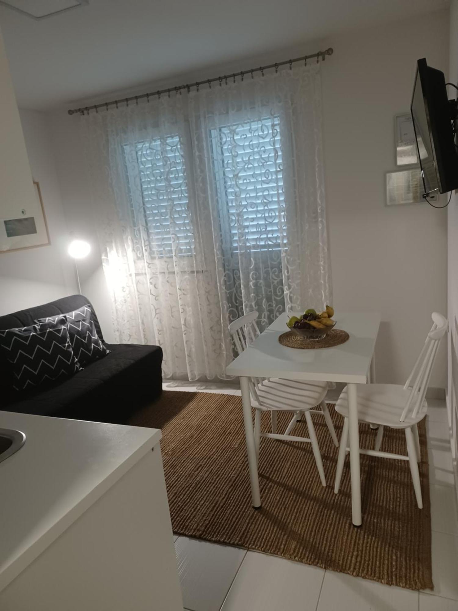 Apartmani Ana - Meka Draga Obrovac Eksteriør bilde